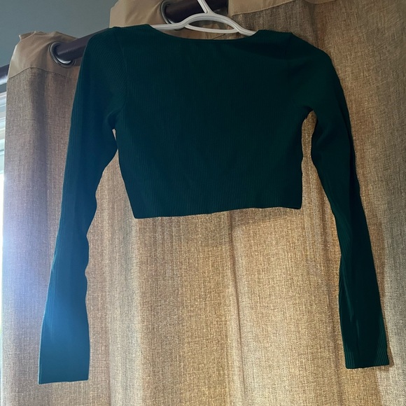 Dark green garage long sleeve crop top - Picture 2 of 2